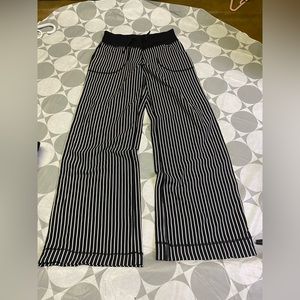 Lululemon size 4 regular